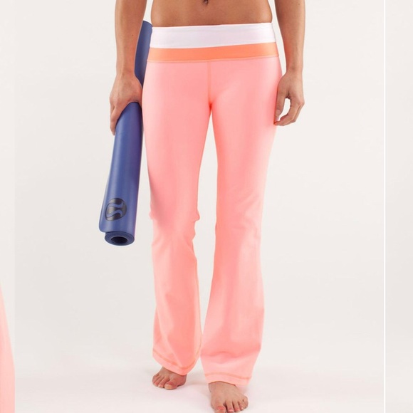lululemon athletica Pants - Lululemon peach leggings